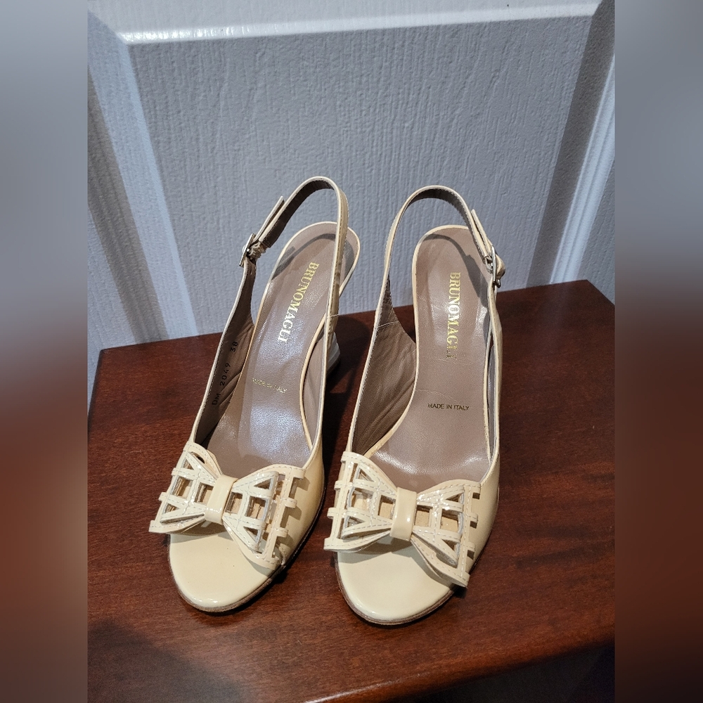 Bruno Magli Slingbacks Shoes, Sz 38 (8)